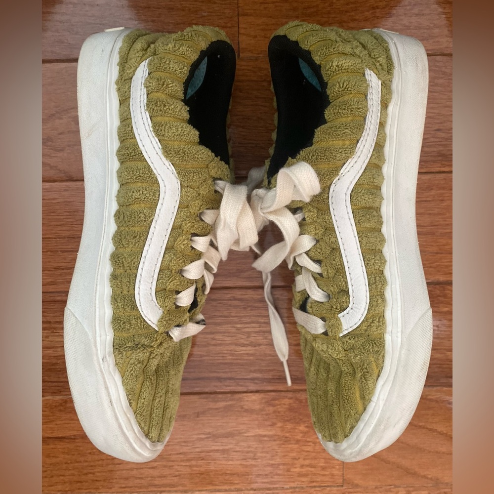 Vans ComfyCush Old Skool Corduroy Sneakers Green White Women’s 7 - Picture 2 of 9